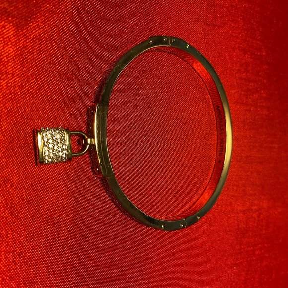 Michael Kors Tortoise & Pave Hinged  Bracelet With Lock Charm - Picture 1 of 4